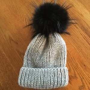 NWT Faux fur Pom hat